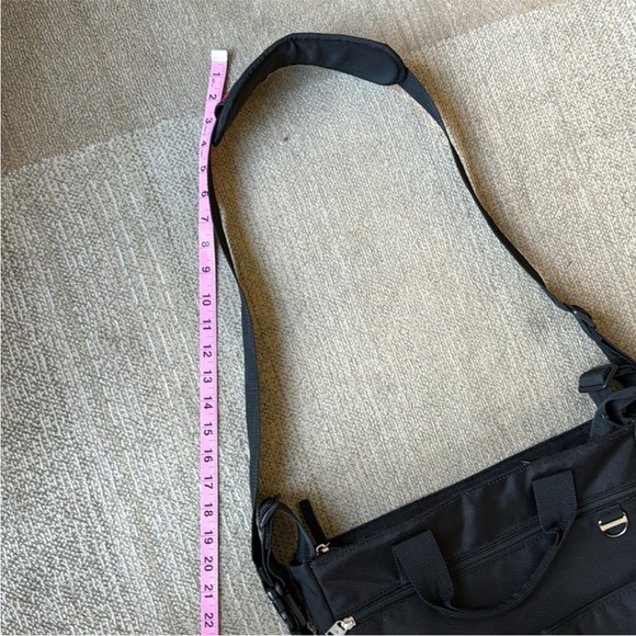 ❣️SKIP HOP BLACK DIAPER BAG ~ CONVERTIBLE SHOULDER STRAP - Picture 15 of 16